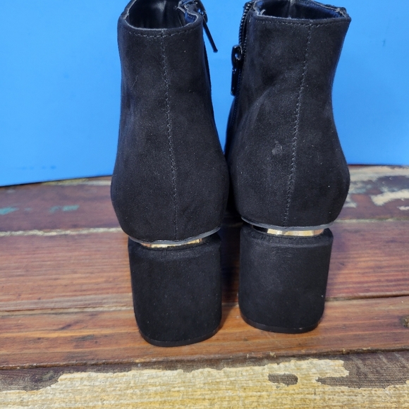 Bar lll Womens Ginaa Black Faux Suede Booties Shoes Size 6.5 - Picture 16 of 16